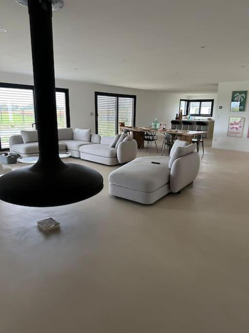 Magnifique 4 Avec Piscine Villa *